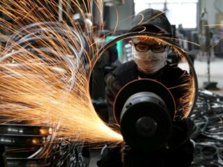 Precios suben por mejora en la actividad industrial de China