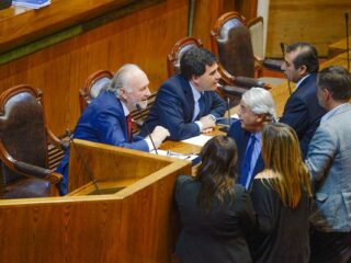 Diputados aprueban declarar de interés nacional el litio, pero sin incluir a SQM