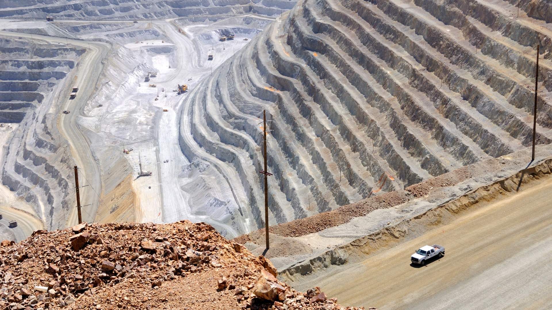 Minera que opera en Chile anuncia que pone en el congelador inversión de US$ 500 millones ante incertidumbre. Ahora mira proyectos en Argentina