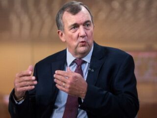 CEO de Barrick Gold advierte a políticos en Sudamérica que mayor control estatal de recursos alejará inversiones