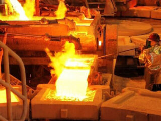 Cobre escala 3,08% hasta un nuevo precio histórico y se acerca a los 5 dólares la libra