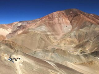 ANGOLD RESOURCES actualiza la perforación en Dorado indicando nuevas zonas de Oro.
