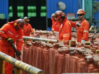 Cobre suma cuarta alza consecutiva y sube 2,5% en la semana ante expectativas de una mayor demanda no china