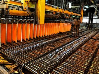 Cobre sigue bajo presión: Anota su quinta baja consecutiva este viernes y registra su peor semana desde marzo de 2020