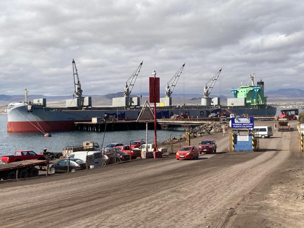 Puerto Caldera se consolida como un polo de empleo directo e indirecto con un tercer embarque de hierro Puerto Caldera se consolida como un polo de empleo directo e indirecto con un tercer embarque de hierro