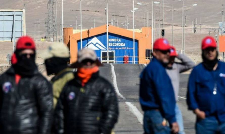 Minera Escondida y sindicato retomarán negociaciones en medio de amenaza de huelga