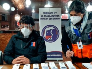 Escondida llega a acuerdo con trabajadores con bonos por $21 millones y crédito blando de $3 millones para cada uno