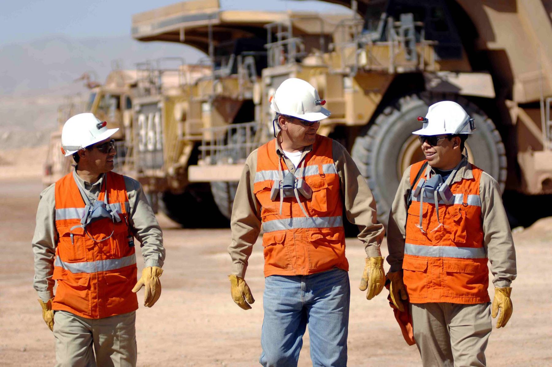 Caserones, Chuquicamata, Radomiro Tomic, Pelambres entre otras buscan trabajadores