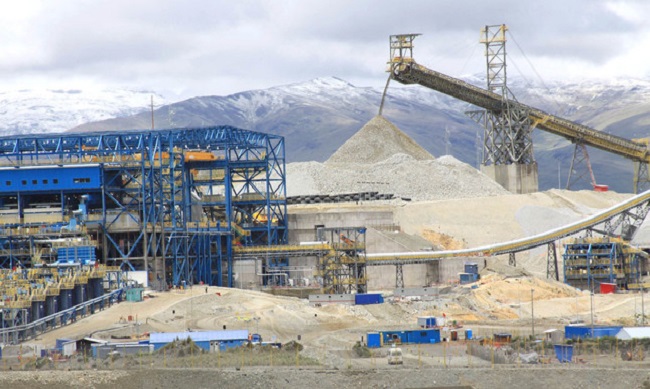 Grandes mineras en Perú muestran agrado por gobierno de Castillo y se diluyen temores de cambios drásticos
