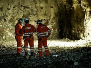 División Gabriela Mistral de Codelco sella acuerdo con sindicato de Profesionales y Analistas: recibirán bonos por más de $ 4 millones