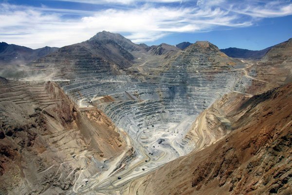 Minera de Luksic estima baja en producción de cobre para el próximo año por menores leyes en Centinela y sequía