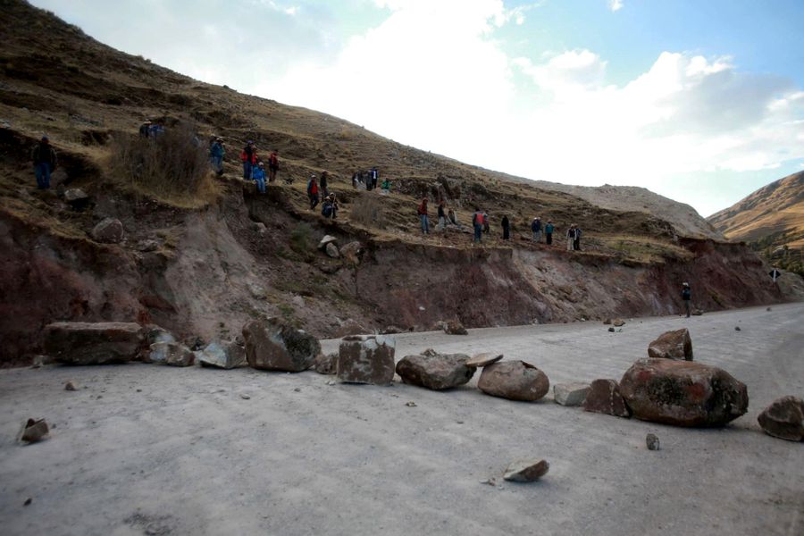 Mayor mina de cobre de Perú sigue bloqueada a la espera de negociaciones