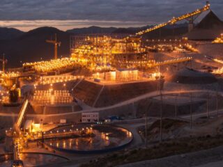 Mina Las Bambas en Perú cierra producción de cobre tras fracasar diálogo por bloqueos