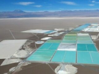 SQM, Albemarle y otras tres firmas quedan en carrera en la licitación del litio que impulsa el gobierno