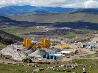 Perú considera recurrir a estado emergencia tras paralización de mina Las Bambas