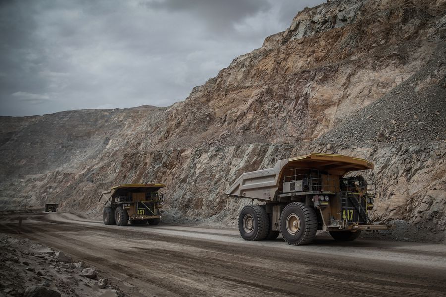 Conflictos geopolíticos y preocupaciones por la inflación siguen golpeando al precio del cobre