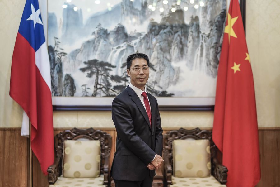 China felicita a BYD por ganar licitación del litio y espera que “cumpla con las leyes y regulaciones locales en las próximas operaciones”