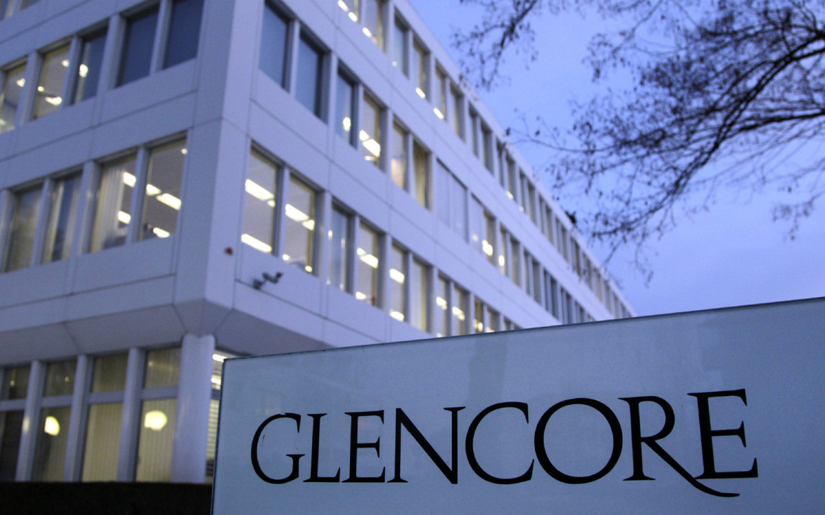 Acciones del gigante minero Glencore en máximos de 10 años por súper ciclo de commodities