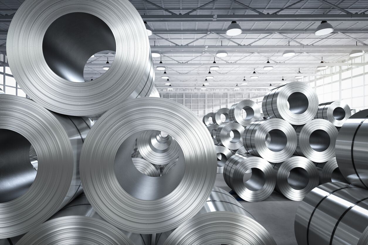 Aluminio se dispara por temor a interrupciones de oferta rusa, cobre sube