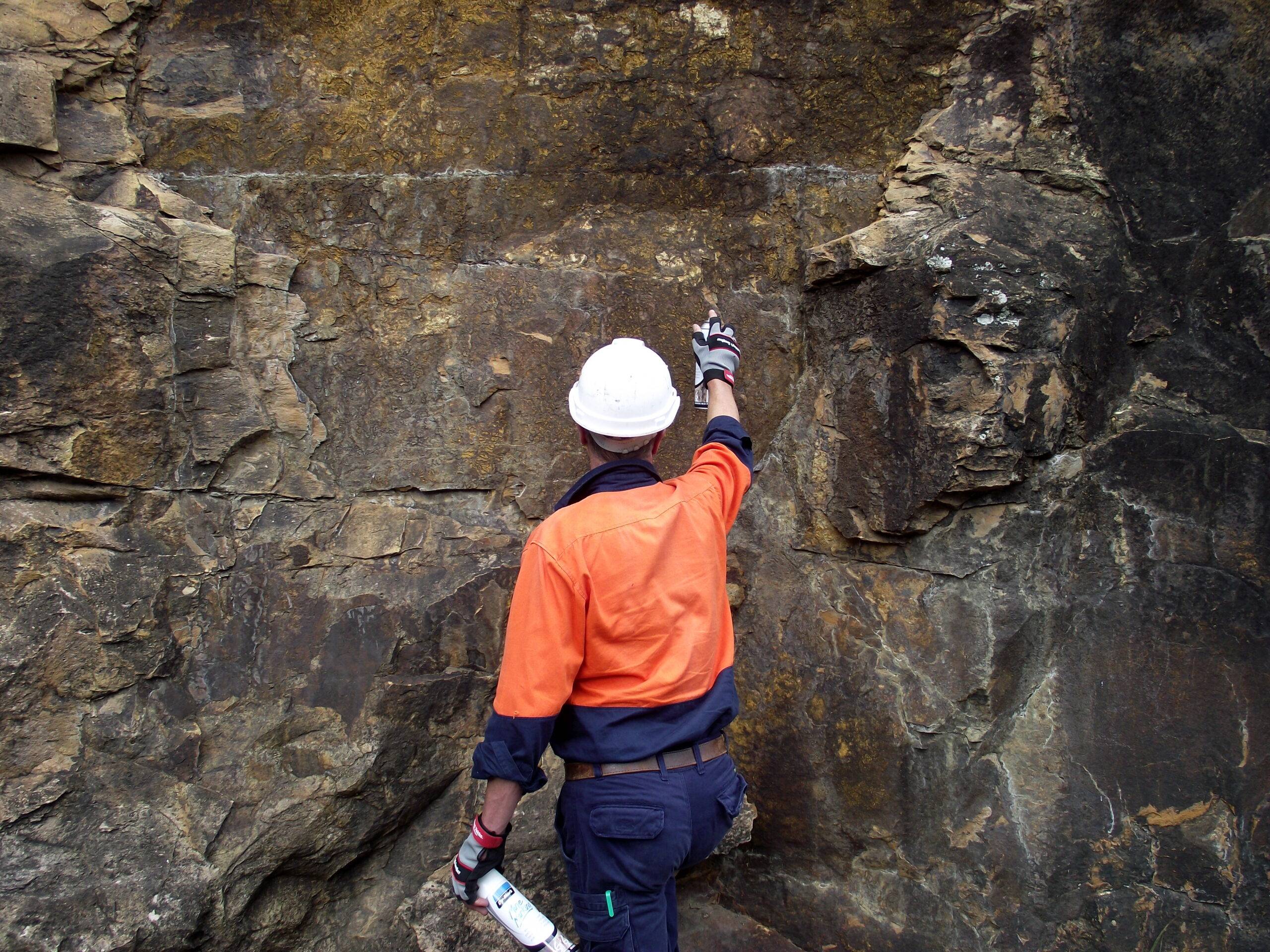 Sitios de Minería en Chile: Cubetas y Brochas de Marcado