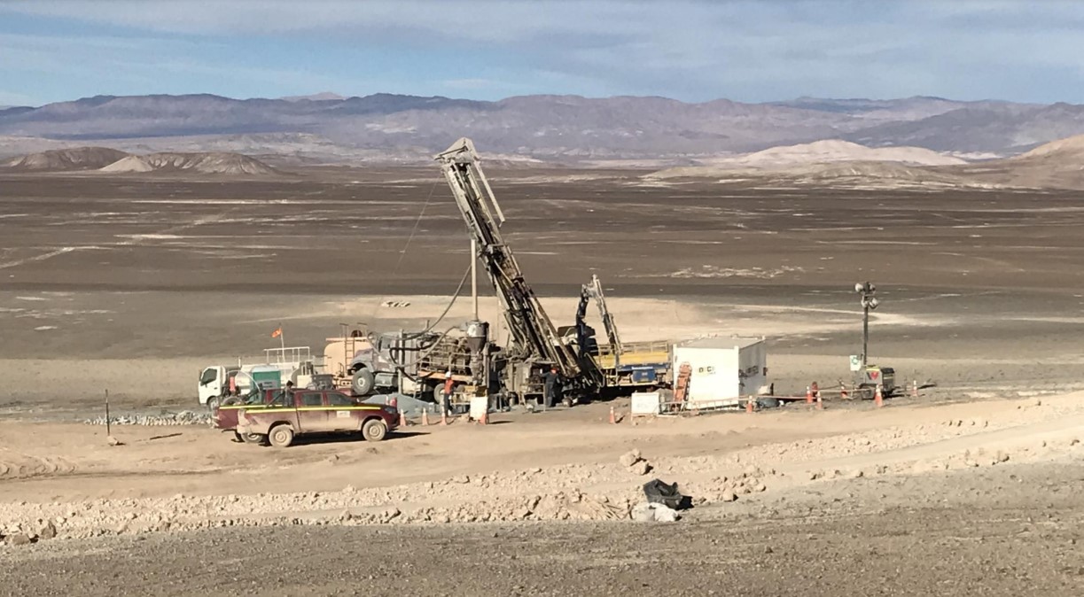 Pampa Metals se asocia con VerAI Discoveries para explorar en busca de cobre y oro en ocho nuevos proyectos en Chile mientras los precios del cobre y el oro se acercan a niveles históricos
