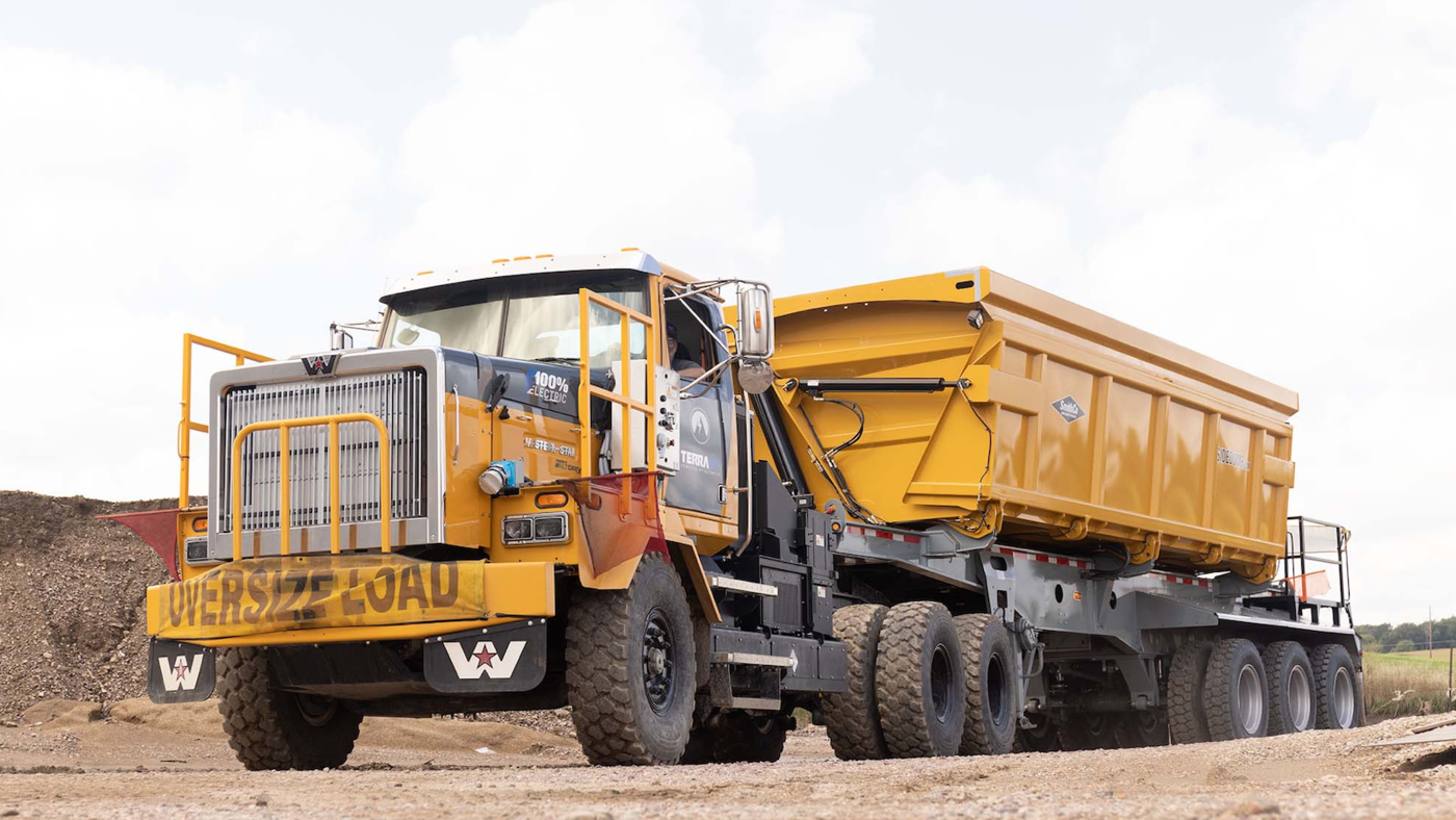 La empresa minera Teck y MEDATech pilotarán un camión eléctrico para la operación del cobre