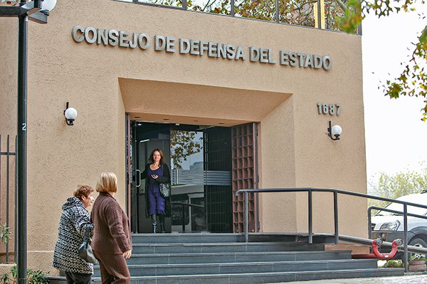 CDE representa al gobierno en causa que suspendió licitación del litio y desata críticas de autoridad de Atacama