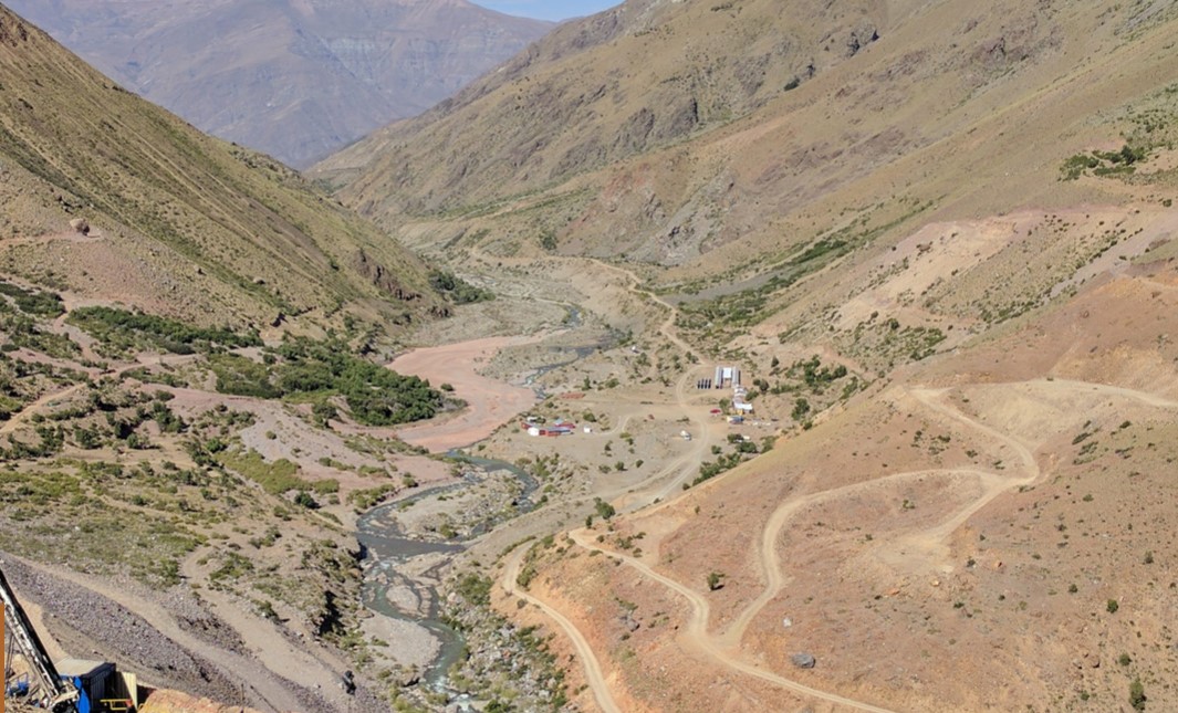 Los Andes Copper anuncia que la intersección de longitud total para CMV-001B es de 1177,15 m al 0,50 % de cobre equivalente, en el proyecto de cobre Vizcachitas, Chile