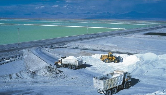 Rusia reconoce problema gigantesco por cese de envíos de litio de Chile y Argentina
