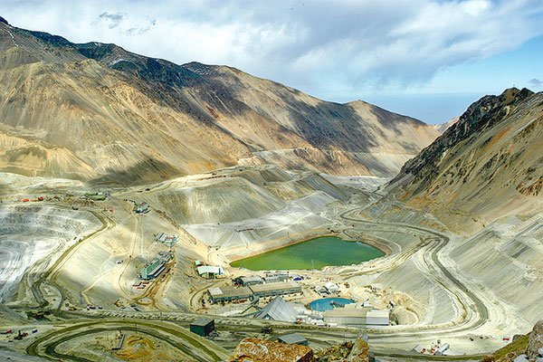 Anglo American registra baja en producción de cobre en primer trimestre por menores leyes