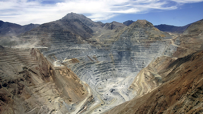 Producción de la minera del grupo Luksic cae 24% en primer trimestre ante impacto de la sequía