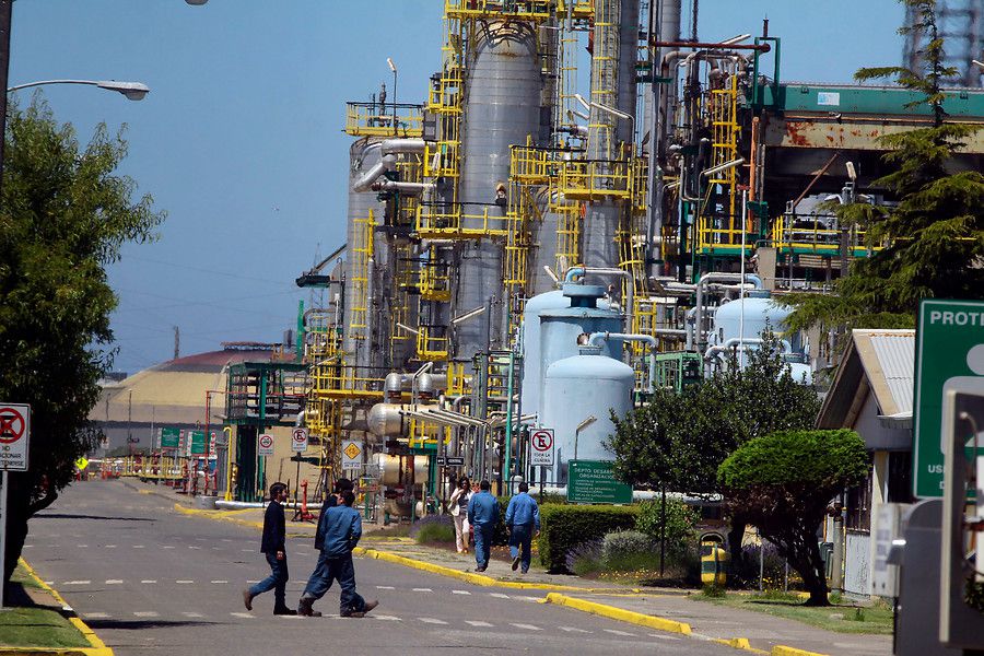 Comisión de Minería del Senado enviará oficio a Contraloría para esclarecer las razones de la alerta por desabastecimiento de Enap