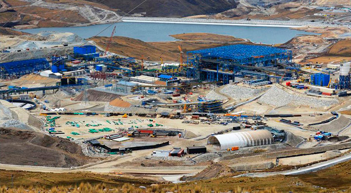 Conflictos mineros amenazan con atascar inversiones por US$ 53.000 millones en Perú
