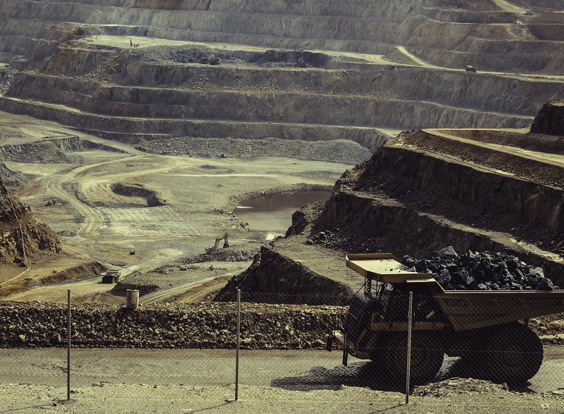 Expectativas de la industria minera en Chile caen a nivel pesimista ante visión desfavorable del entorno social y político