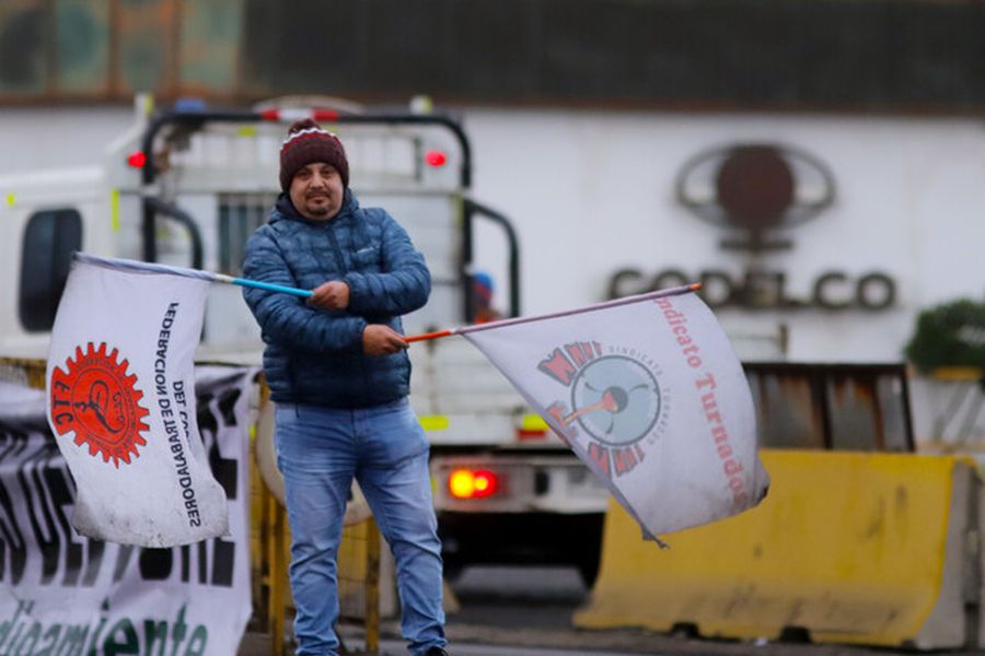 26 sindicatos de Codelco se suman al paro nacional por cierre de Ventanas y no se reunirán con el gobierno este miércoles