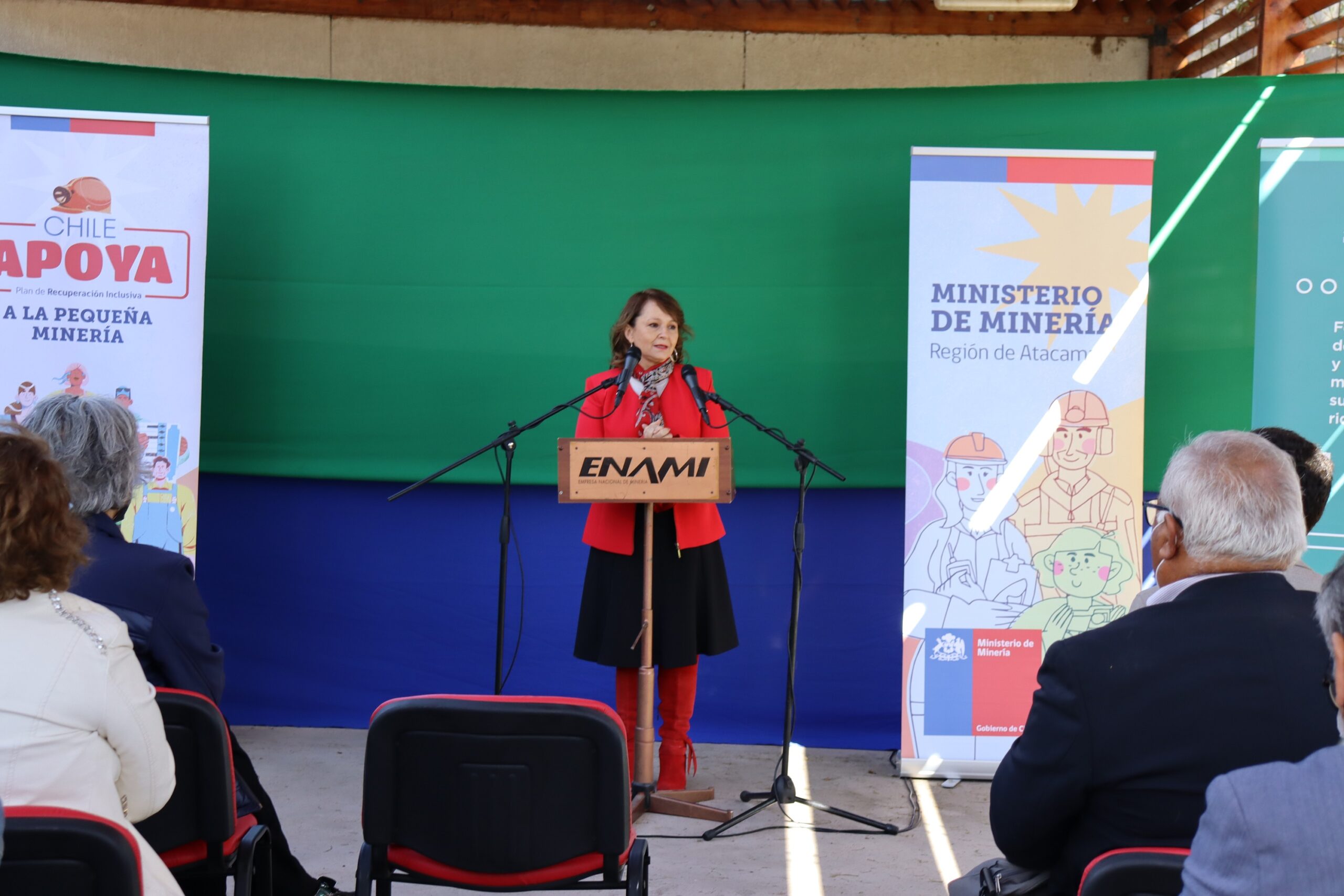 Ministra Hernando anuncia inicio a postulación de crédito blando para la pequeña minería por más de $1.000 millones