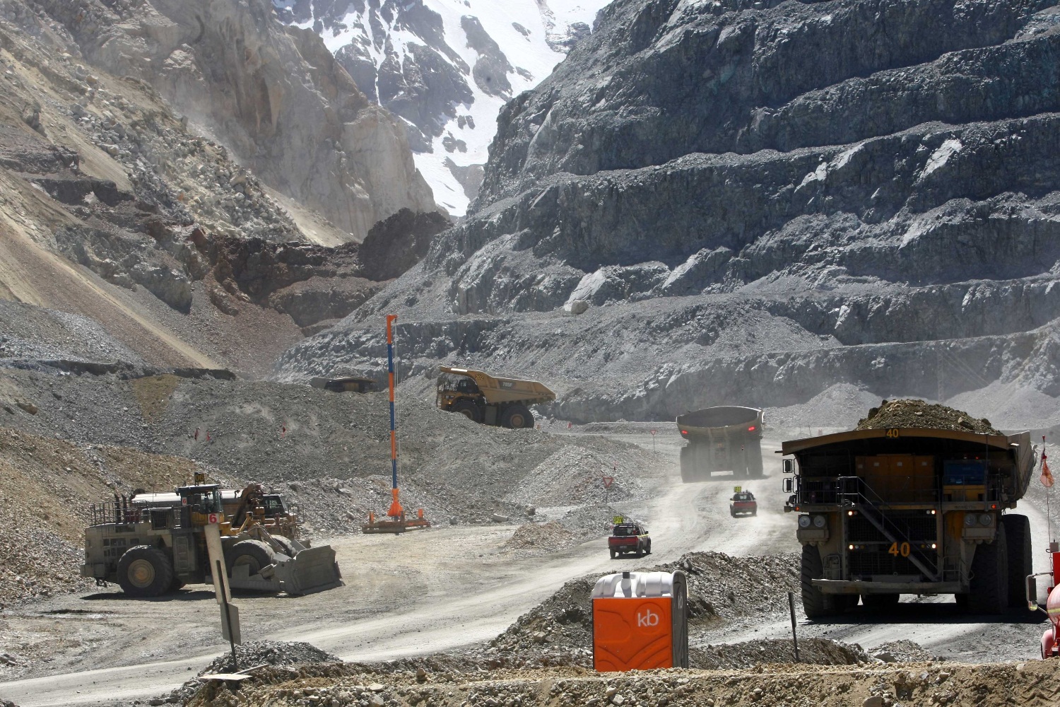 La última ofensiva de Anglo American para revivir a Los Bronces Integrado: minera acude al Comité de Ministros