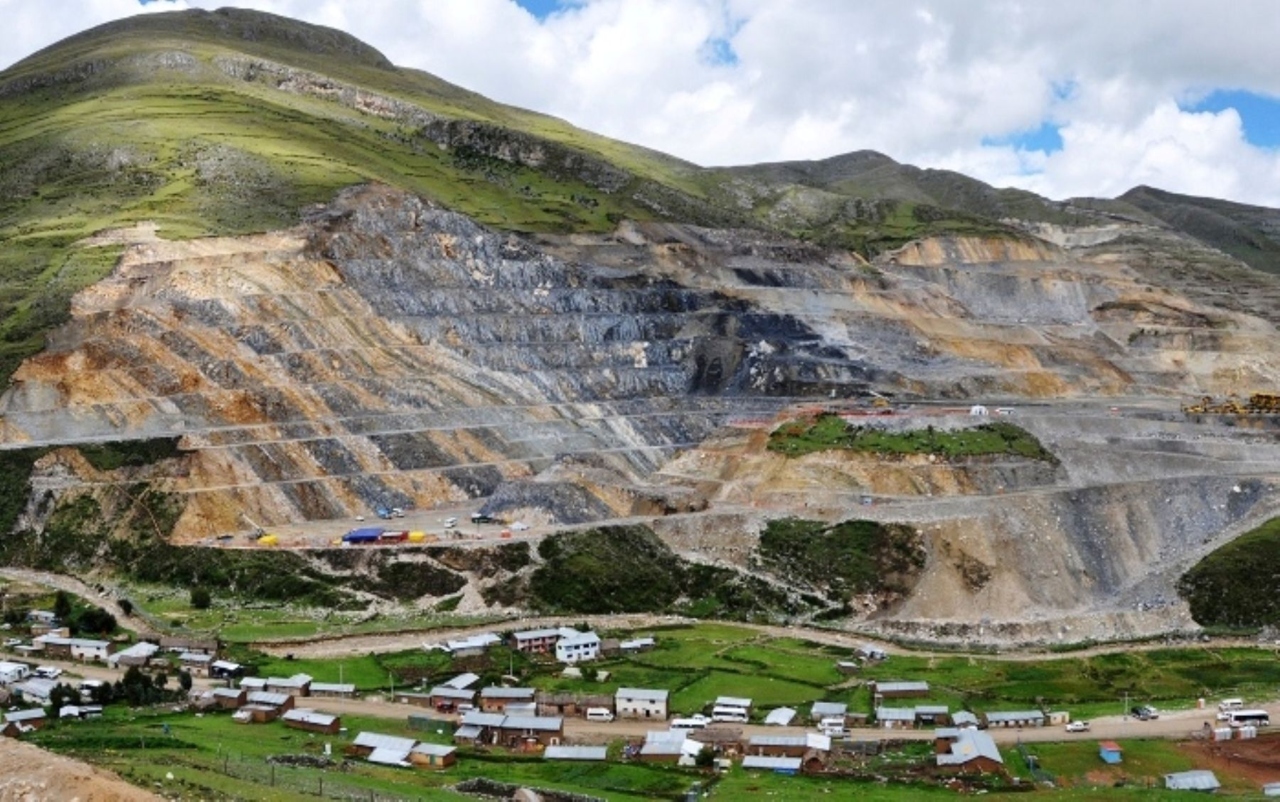 Perú: Hasta el viernes Gobierno de Perú da ultimátum para que minera Las Bambas y comunidades lleguen a acuerdos