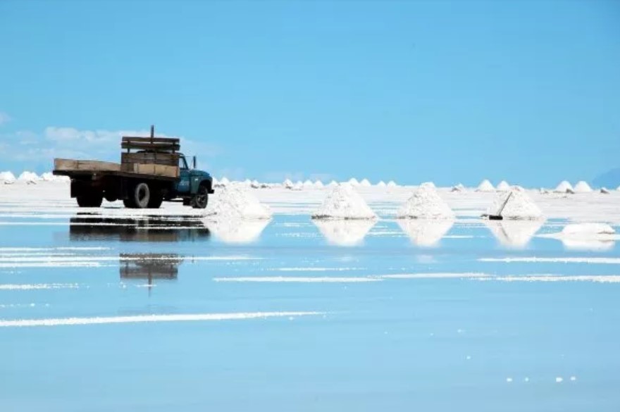 Carrera por el litio en Bolivia se extiende en medio de sospechas por inclinación a empresas rusas
