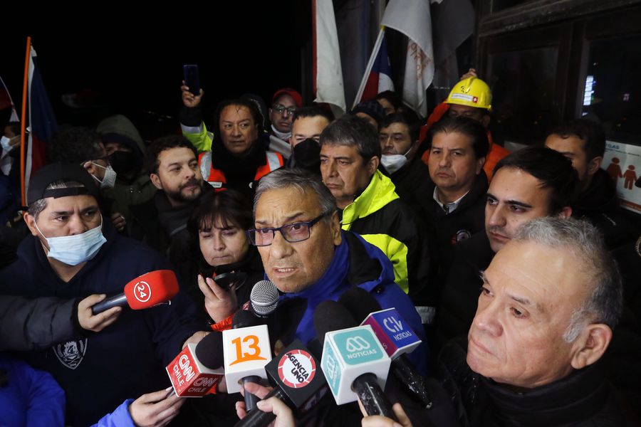 ¿Quién es líder de los trabajadores de Codelco?: Preside la FTC desde hace dos meses, es un ex PC y tiene un hermano detenido desaparecido