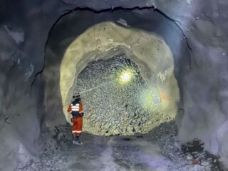 Pequeños mineros temen crisis social tras cierre de poder de compra de Minera Tres Valles