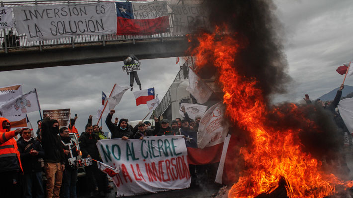 Sindicatos de Codelco denuncian detención de dirigentes y anuncian suspensión de diálogo con empresa