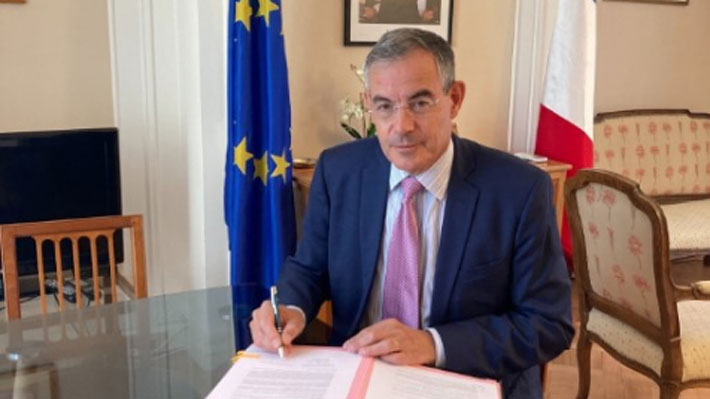 Embajador de Francia: "Chile posee recursos minerales indispensables para la transición energética como cobre y litio"