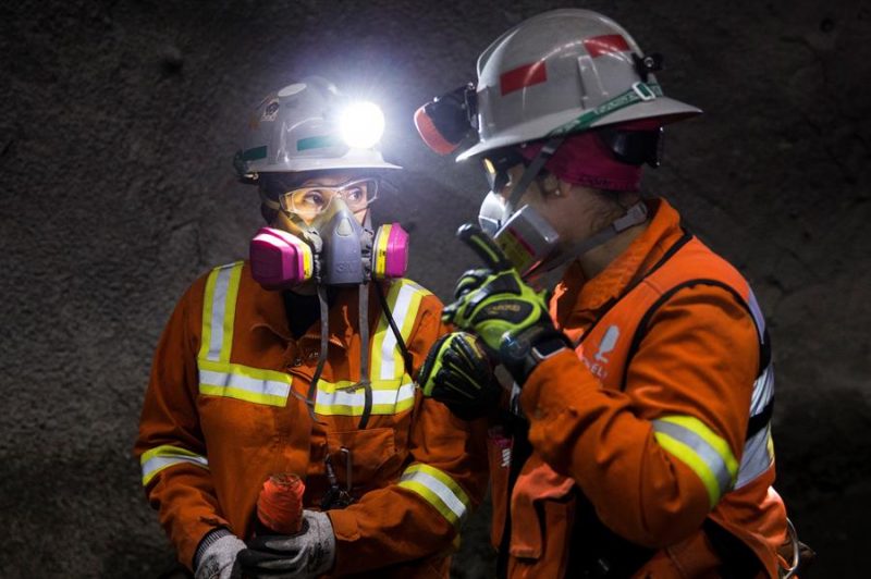 Las 20 carreras mejor pagadas en la minería en Chile, sueldos que bordean los 3 Millones de pesos