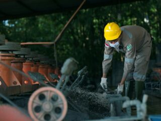 China eleva las exportaciones mientras Occidente se queda sin plomo y zinc