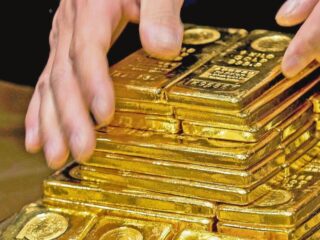 El precio del oro toca el mínimo de nueve meses cuando el dólar alcanza el máximo de dos décadas