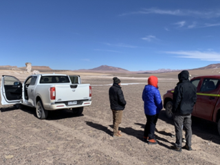 Equipo geológico de Monumental Minerals avanza en proyecto de salmuera de litio en Chile
