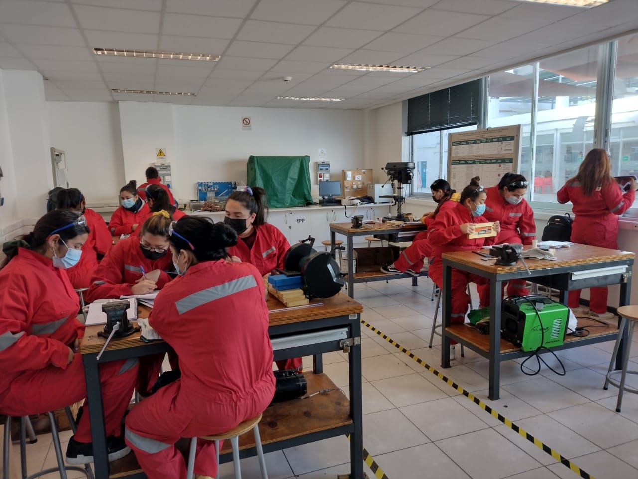 Con éxito finalizó programa de capacitación que abre oportunidades para mujeres en la minería