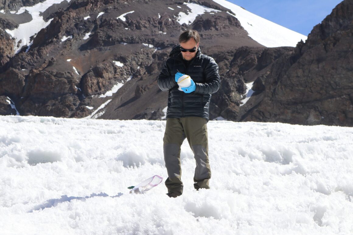 Según Estudio, retroceso de glaciar en la cordillera de los Andes se debe a contaminación de Codelco y Anglo American