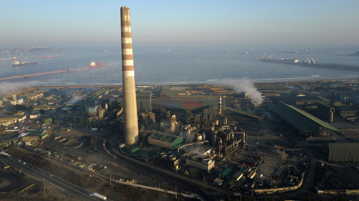 Ministerio de Medio Ambiente dio su aprobación: Fundición Ventanas de Codelco retoma operaciones tras un mes de cierre